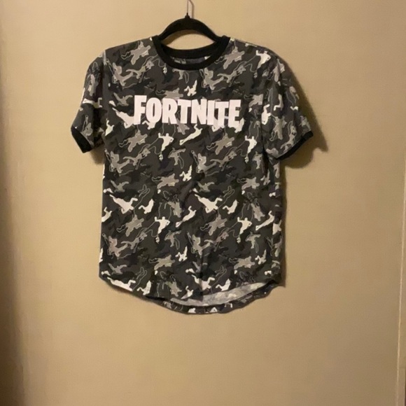 Fortnite Camouflage Kids T-Shirt - Black and Gray - Picture 1 of 3
